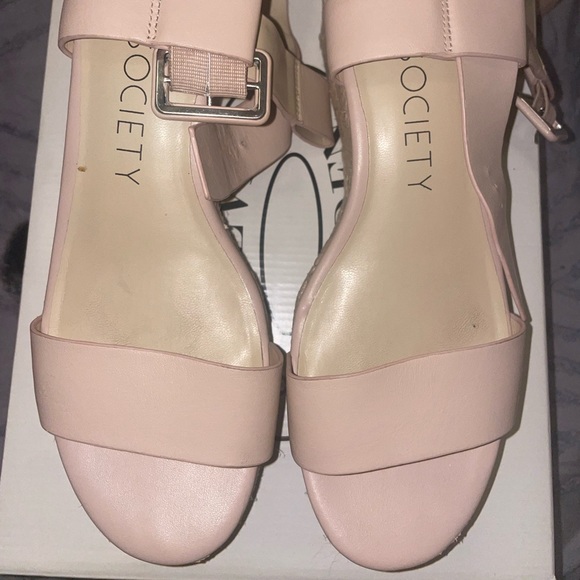 Cute Platform Sandals - Picture 1 of 3